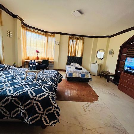 Mega Suite Junto Al San Marino Shopping جواياكيل المظهر الخارجي الصورة