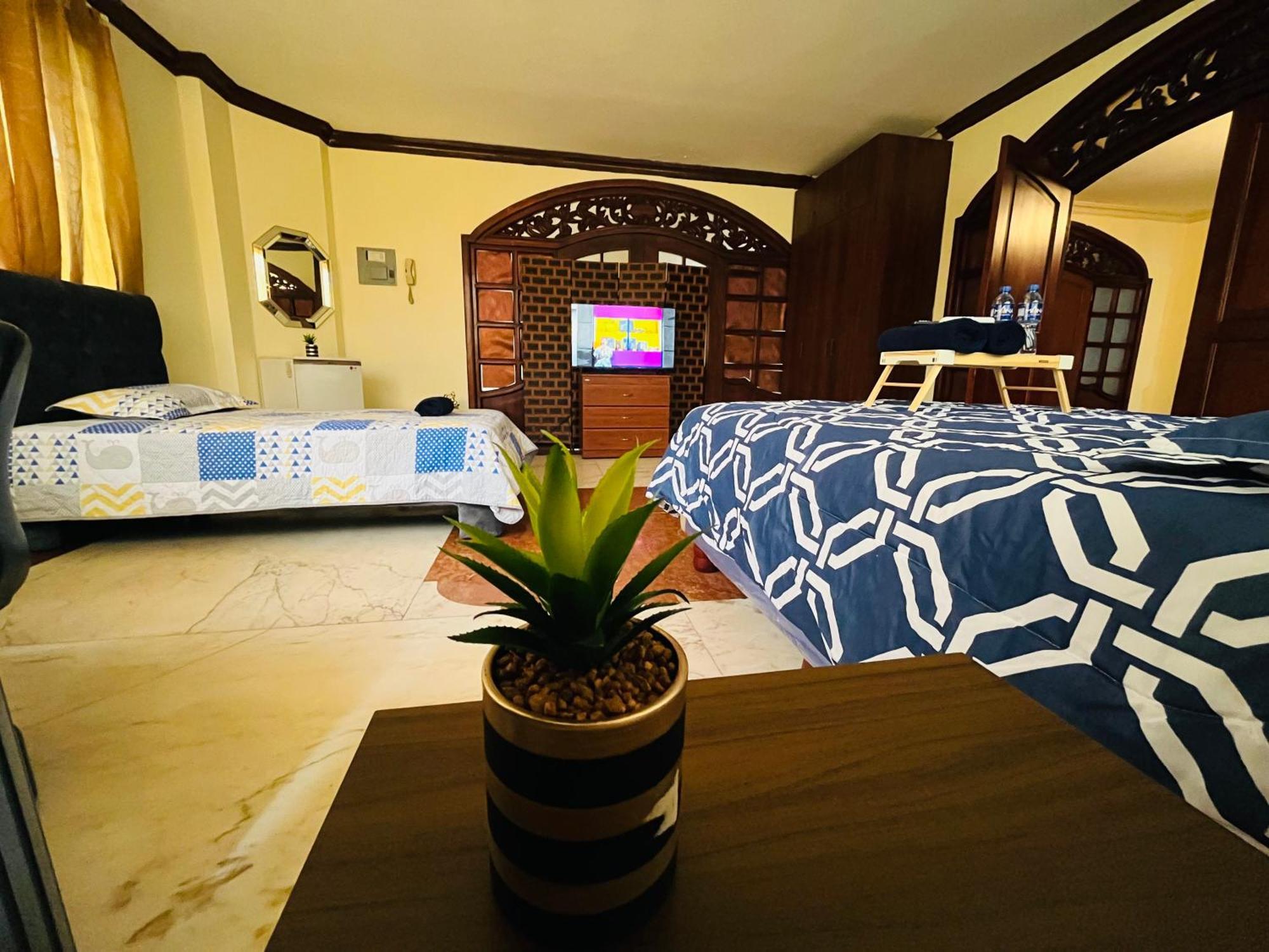 Mega Suite Junto Al San Marino Shopping جواياكيل المظهر الخارجي الصورة